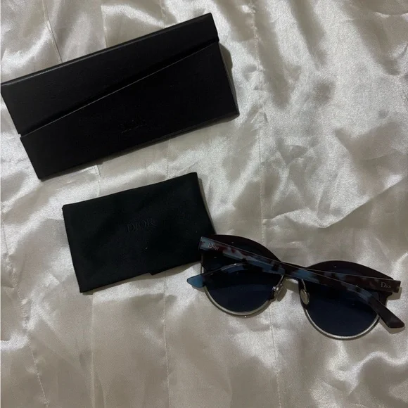 Dior Sunglasses. - Picture 5 of 7